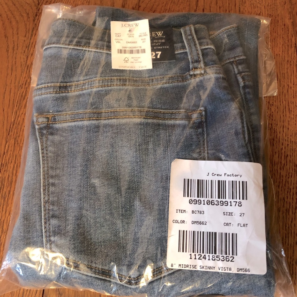 NWT J Crew Factory Women’s size 27 8” Midrise Skinny Jeans in Vista Blue